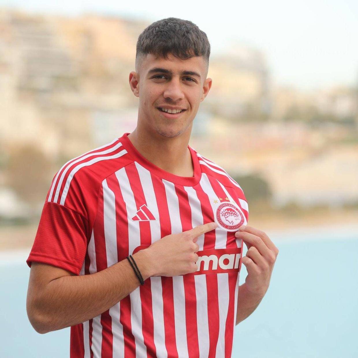 曝曼联接洽希腊17岁圣斗士！勇夺欧战冠军创造历史，皇马也感兴趣