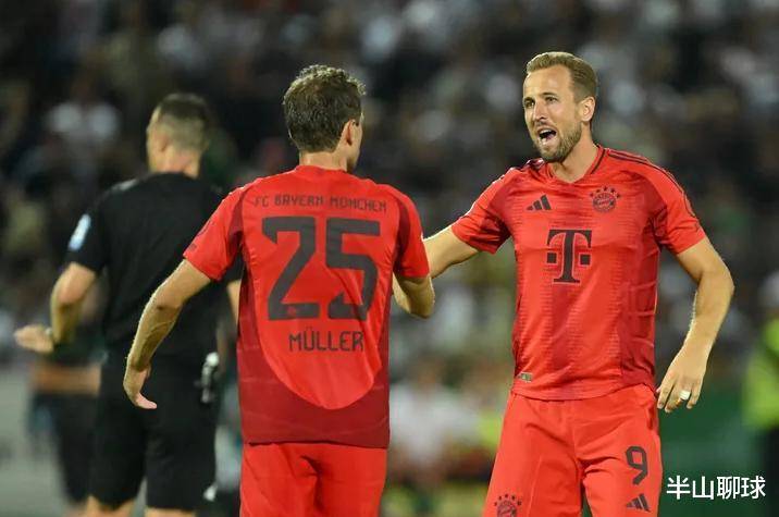 德甲狂欢一夜！拜仁2-0门兴，汉堡6-1大胜成功升级，球迷疯狂庆祝